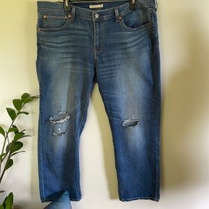 Levi’s Boyfriend Jeans Distressed 33